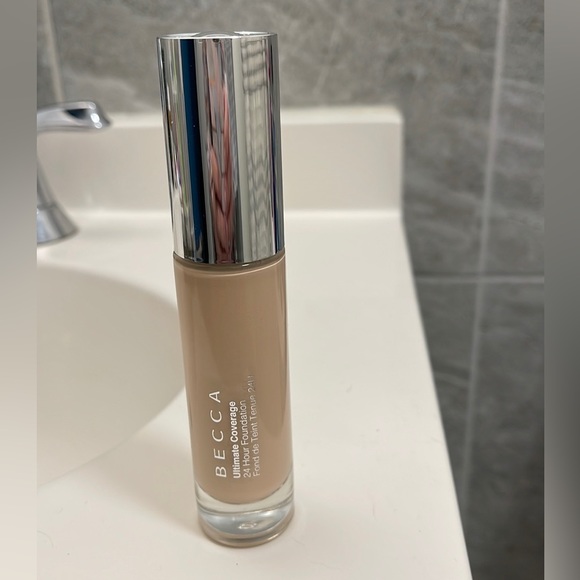 Becca foundation - Picture 2 of 2